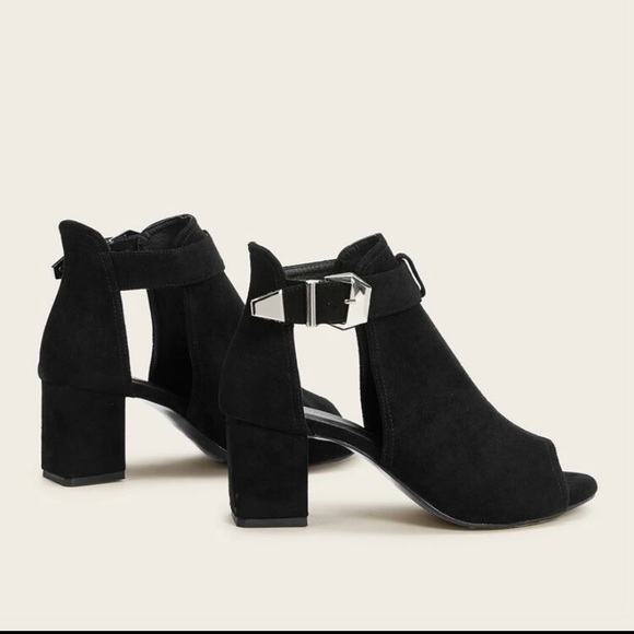Fashion Nova Shoes - NWT Black Block Heel Buckle Peep Toe Booties s 8.5
